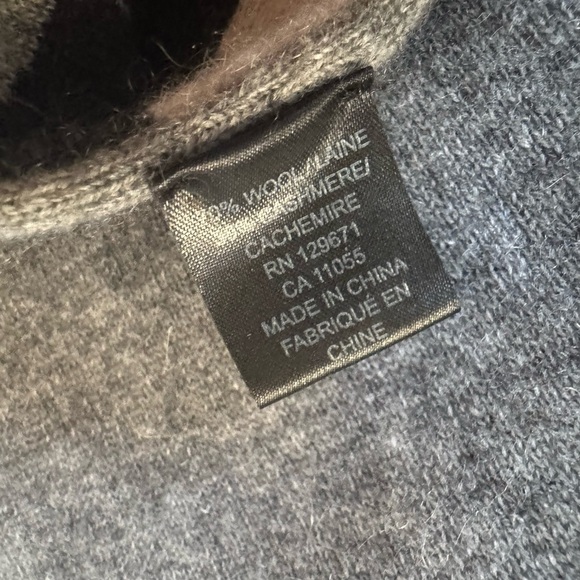 NWOT Skull Cashmere Scarf - Picture 5 of 6